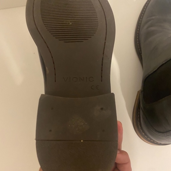 Vionic Men's Chelsea Boots - Picture 4 of 7